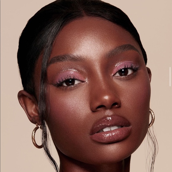 Runway Blush Stick Kendall x Kylie Cosmetics - Picture 6 of 9